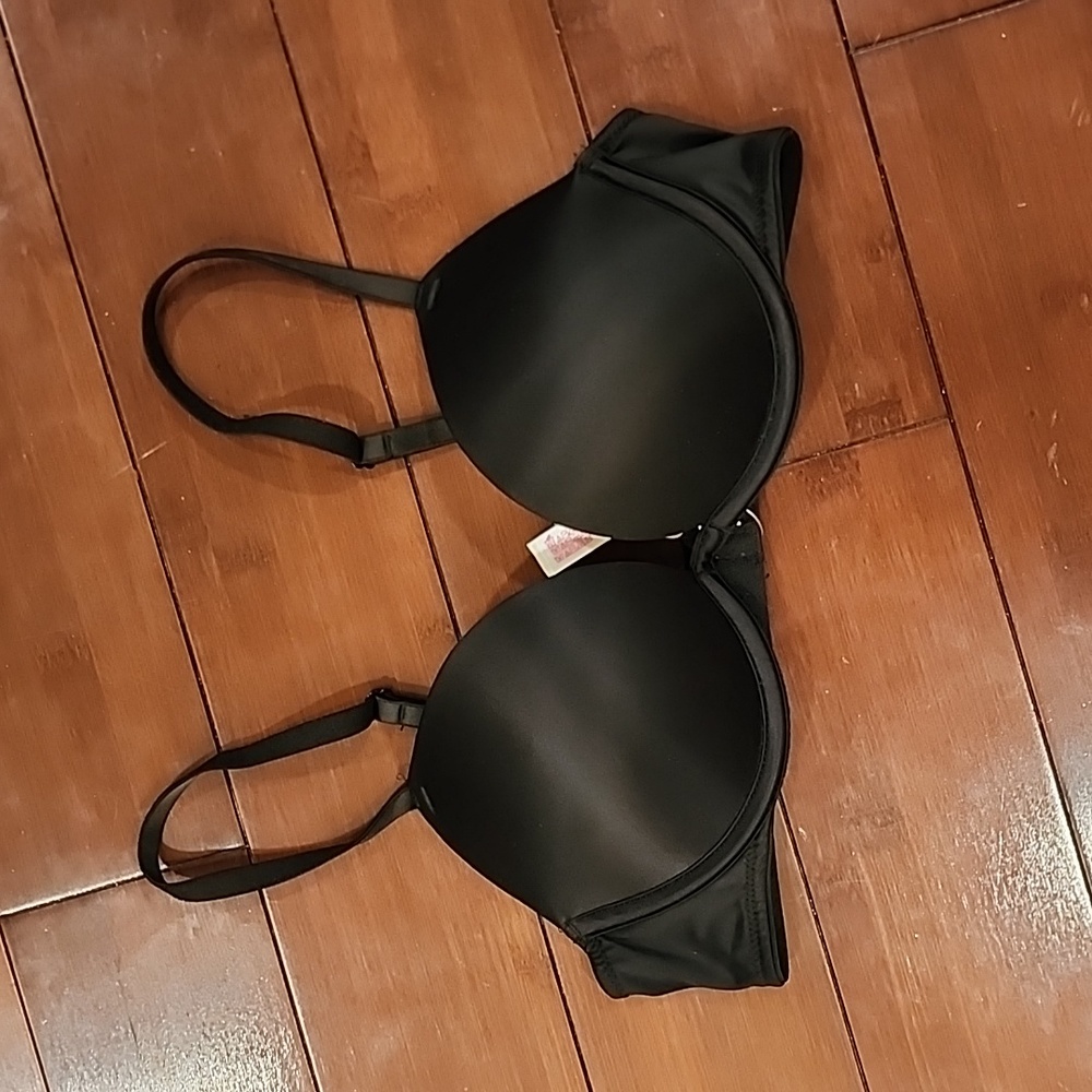 PINK Super Push-Up Bra Size 34A NWT